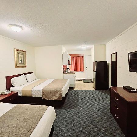 Canadian Motor Inn Grande Prairie Exterior foto