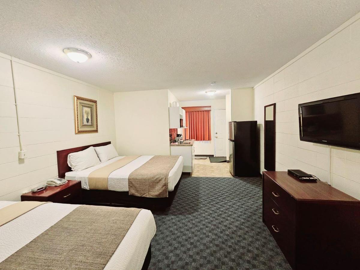 Canadian Motor Inn Grande Prairie Exterior foto